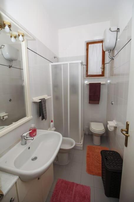 Apartamento La Casa Di Carlo SantʼAntìoco Exterior foto