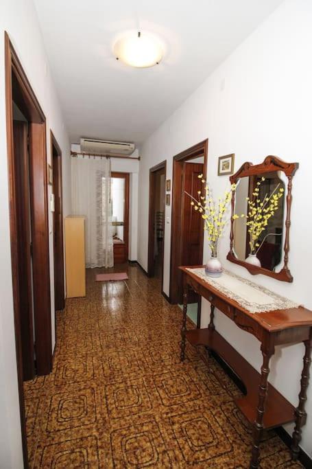 Apartamento La Casa Di Carlo SantʼAntìoco Exterior foto