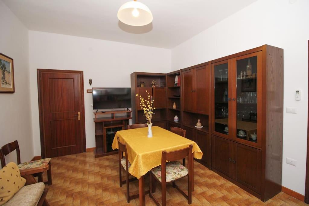 Apartamento La Casa Di Carlo SantʼAntìoco Exterior foto